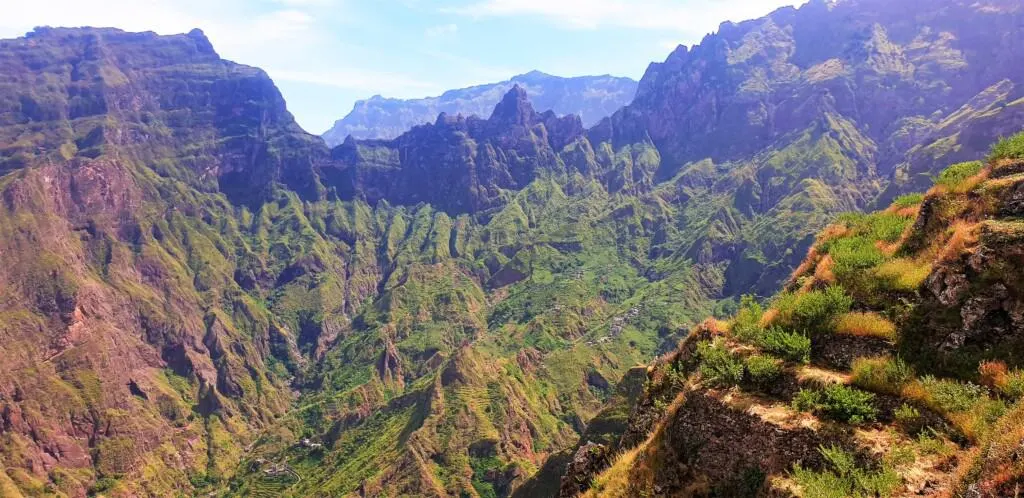 montains surrounding xoxo santo antao