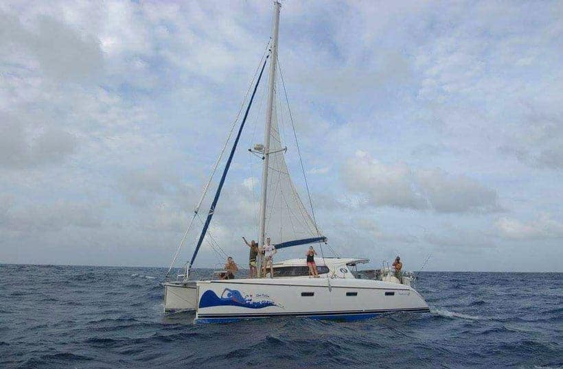 boat hitchhiking sailing mediterranean sailing crew - El ABC del Barco Stop