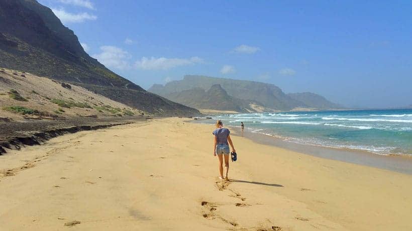 cabo verde, cape verde, que hacer, what to do, beach, playa, hiking, trekking, mindelo, senderismo, hotel, resort, holiday, portuguese, language, sal, kite, santo antao, ferry, flight, cheap, sailing, fruit, capital, calhau, beach, playa