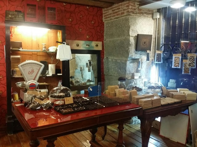 travel blog madrid hidden gems, chocolate display in chocolala belga