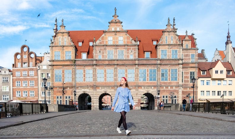 best city tours in gdansk, walking past the green gate