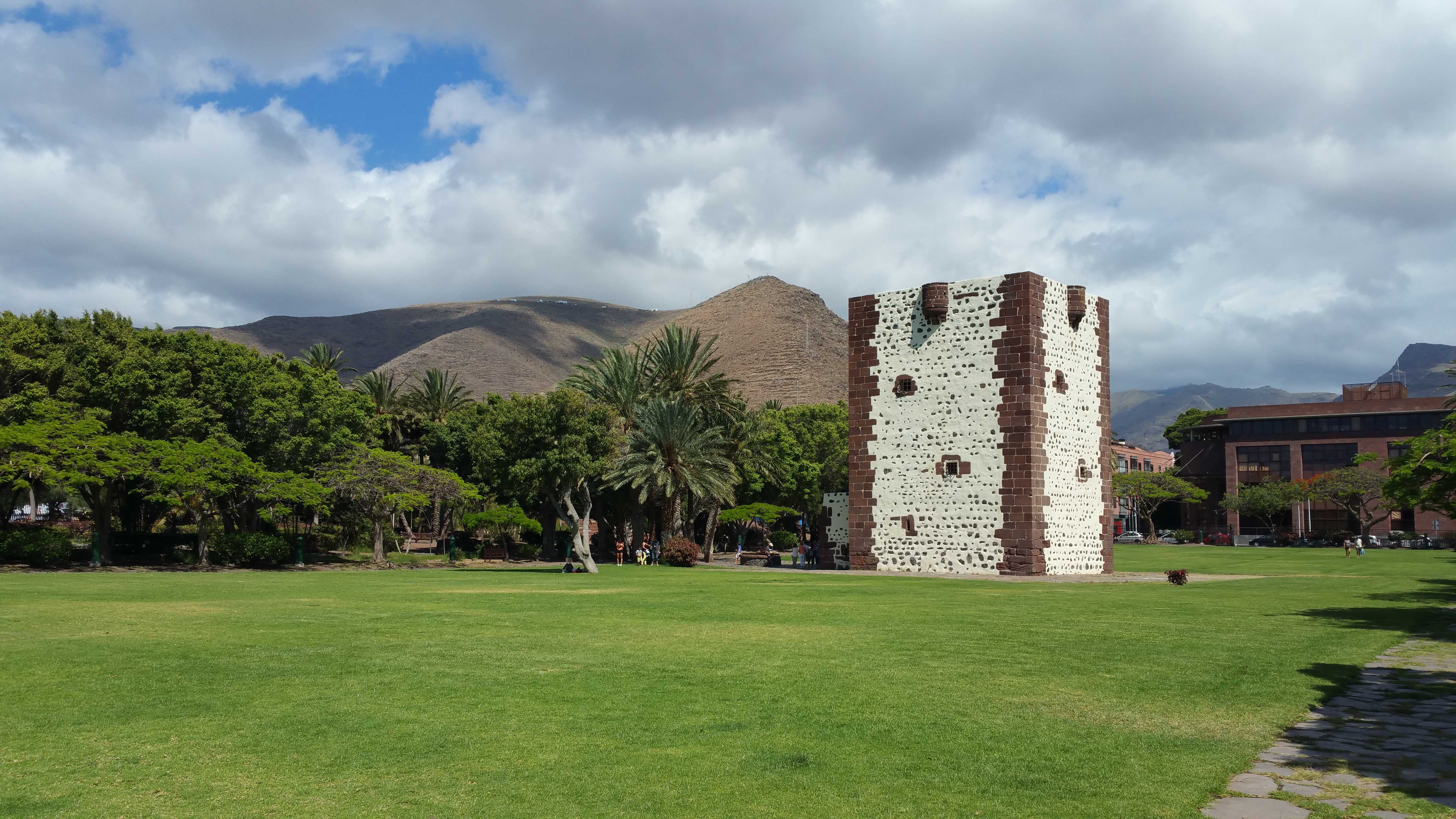 gomera, tenerife, ferry, canarias, canary islands, hiking, senderismo, capital, food, comida, spain, espana, island, silbo gomerano, paradise, nature, naturaleza, car, coche, san sebastian, gofio, teide, colon, columbus