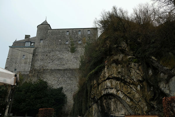 durbuy, belgium, day trip, brussels, christmas market, winter time, what to do, where to stay, where to eat, food, restaurant, ardennes, wallonia, bruges, ardennen, hiking, trekking, outdoor, xmas, luxembourg, small city, waffle, fries, beer, chocolate