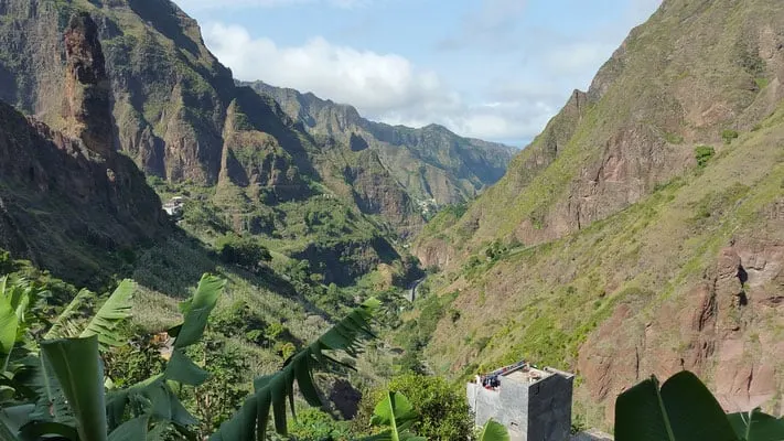 image 3 2 5 7 - Santo Antão, Cabo Verde: La Isla Verde