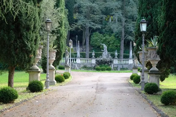 image 6 0 1 6 - Autumn at Lake Garda: Enchanting Sirmione and Verona