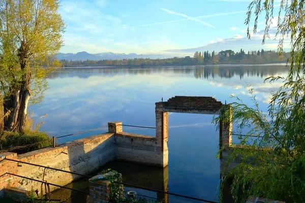 image 6 7 2 - Autumn at Lake Garda: Enchanting Sirmione and Verona