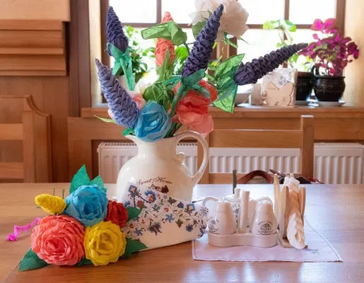 Pomerania province decorations in Gdansk, Polish flower centerpiece on table