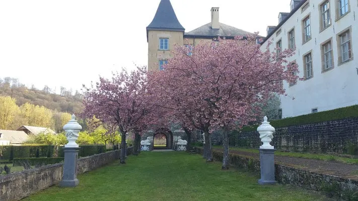 image 9 0 4 4 - Hiking in Luxembourg: Walking to Hollenfels Castle & Ansembourg