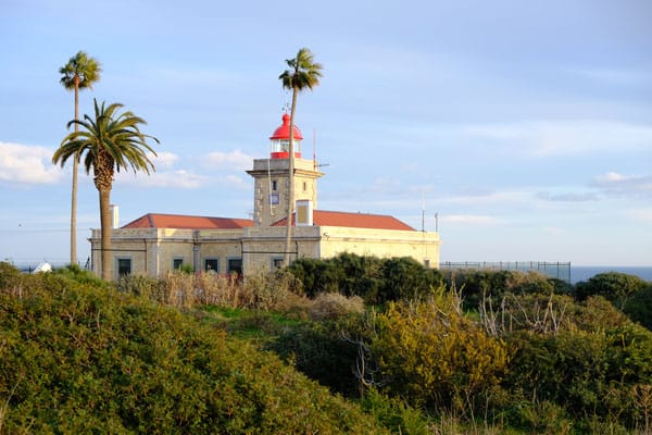 algarve winter attractions, lighthouse in Ponta da Piedade