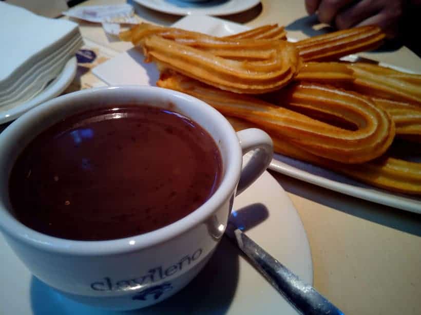 famous food in madrid, chocolate con churros