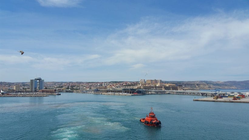 melilla, africa, tourism, must see, que hacer, turismo, modernismo, moder, nist, spain, espana, marruecos, morroco, refugees, fence, valla, moruno, hindu, sefardi, jews, modernist, gaudi, enrique nieto, puerto, port, harbour