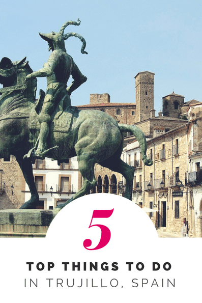 What to do in Trujillo, Extremadura (Spain)? From its stunning Plaza Mayor, impressive history of conquistador of Peru Pizarro. Where to stay, Best places to eat and to visit. #trujillo #spain #travelblog #extremadura