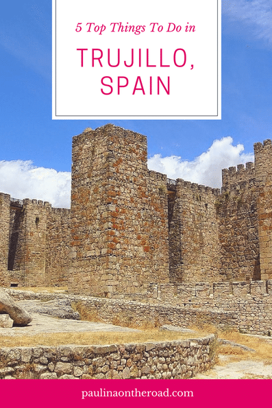 What to do in Trujillo, Extremadura (Spain)? From its stunning Plaza Mayor, impressive history of conquistador of Peru Pizarro. Where to stay, Best places to eat and to visit. #trujillo #spain #travelblog #extremadura