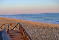 winter in algarve, portugal, things to do, faro, portimao, holidays, beaches, top beaches, sandy, food, where to eat, restaurants, resorts, cheap hotels, quinta do lago, golf, birdwatching, local food, weather, map, off-season