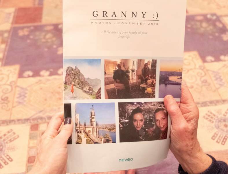 /long-distance-grandparents-grandparents-that-live-far-away-grandparents-that-live-abroad-gift-idea-creative-gift-photo-gift-picture-gift-traveller-expat-cheap-gift-idea-grandmother-grandfather-abroad