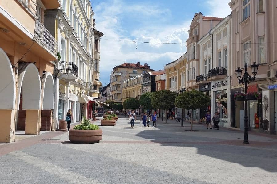 what to do in plovdiv, street in plovdiv bulgaria, travel tips