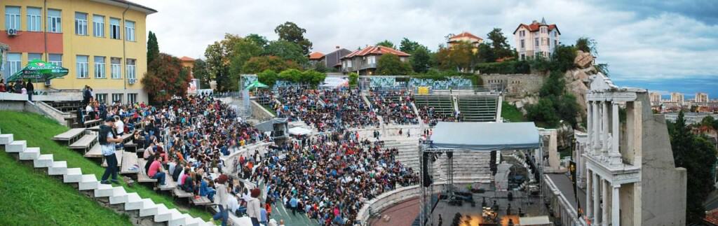 what to do in plovdiv, street in plovdiv bulgaria, travel tips, roman theatre event in roman theatre plovdiv bulgaria