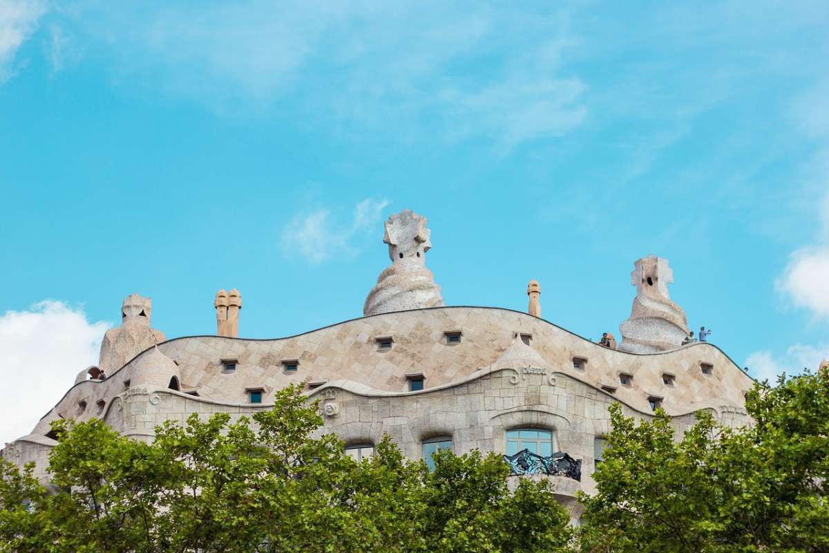 most famous buildings in barcelona, architecture, antoni gaudi, sagrada familia, casa mila, casa batllo, tibidabo, parc guell