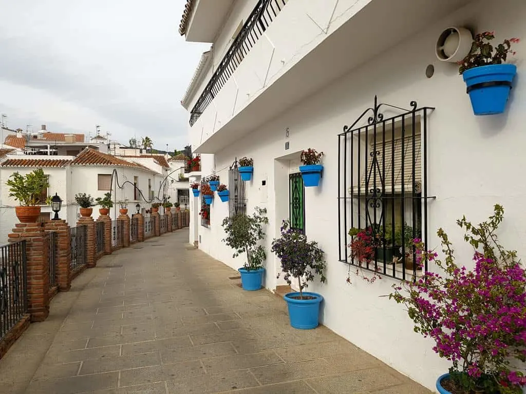 nature places in spain, most beautiful nature in spain, white house in mijas