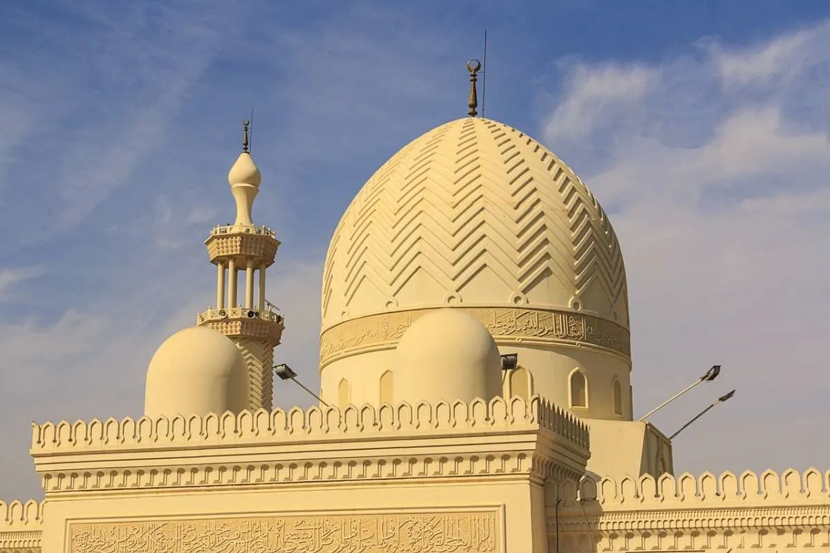 a closeup of a dome tower of a mosque, things to do in aqaba, jordan, red sea, wadi rum day trip, petra day tour, resorts, ayla oasis, souk, shopping, egypt, beaches, luxury