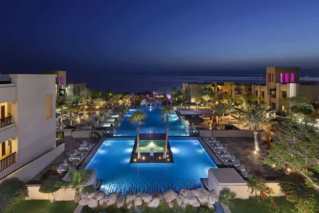 best dead sea hotels, dead sea spa resort, spa treatments, where to stay dead sea jordan, holiday inn