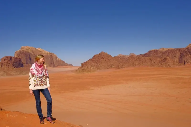 things to do in jordan, hiking in wadi rum, desert