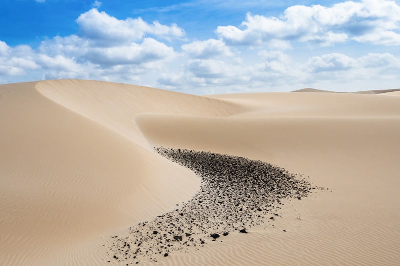 Sand Dunes in Viana Desert Deserto De Viana in Boavista Cape - Blog de Voyage sur les voyages durables et en plein air