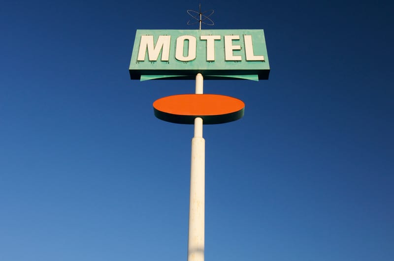motel sign in lake geneva, Wisconsin, best places to stay in lake geneva, WI