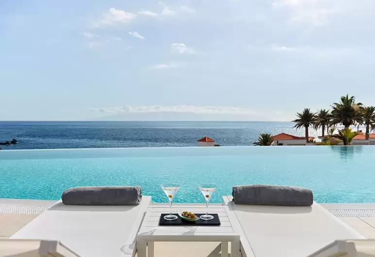 Best Family Hotels in Tenerife, A Front lake view of hotel Landmar Playa La Arena 