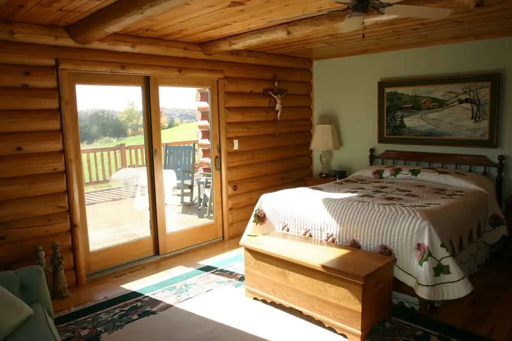 Romantic Cabins in Wisconsin, interior view of Luxury cabin