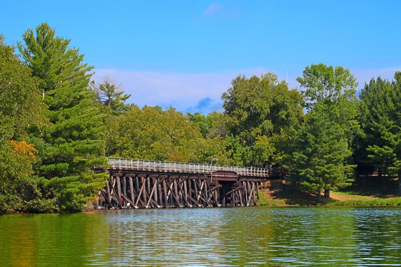 best things to do in Northern Wisconsin, bridge across Minocqua Lake