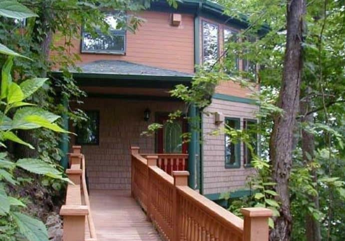 Resorts in Northern Wisconsin Best Resorts in Northern Wisconsin, Beautiful View of a Cabin, crafted cottage, wooded bluff