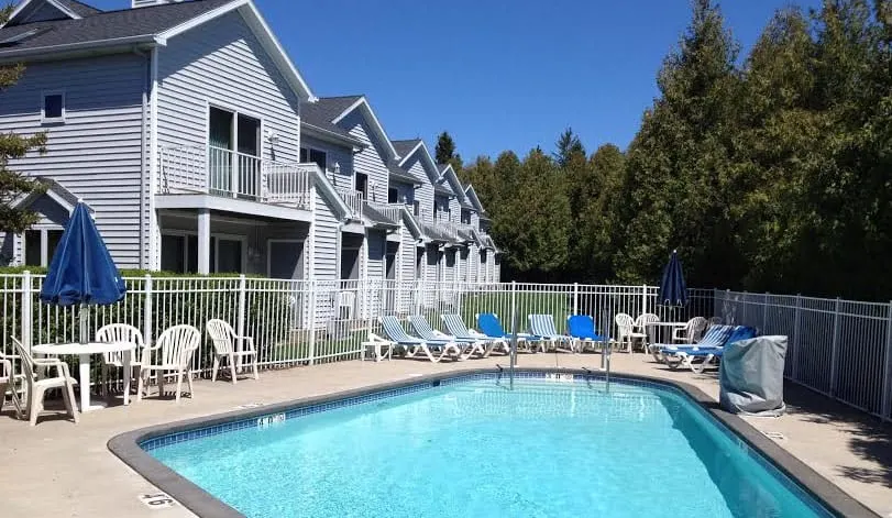 Best Resorts in Northern Wisconsin,Swimming Pool View and Resort View