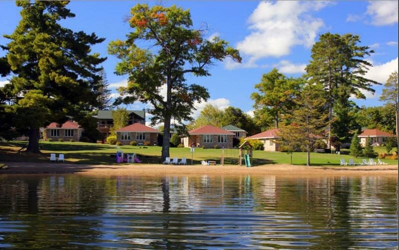 best places up north wisconsin, Front view of Resort in Northern Wisconsin