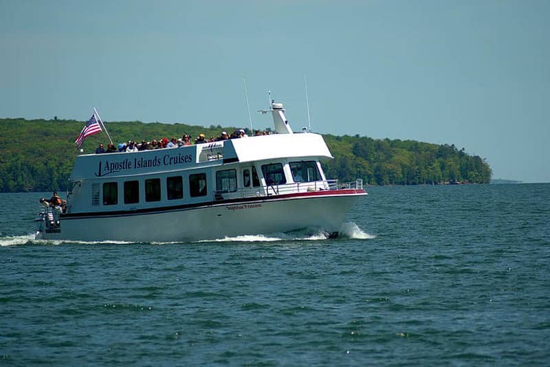 top things to do near superior wisconsin, best view of cruise in islands, apostle islands tour