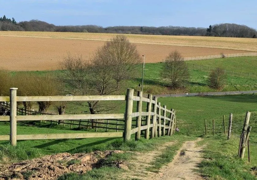 Hiking in Brussels, Uccle/Ukkle a beautiful places in Brussels, stalle loop trail