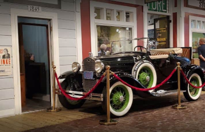 Things to do in Lake Geneva, old fashioned car at the Geneva Lake Museum