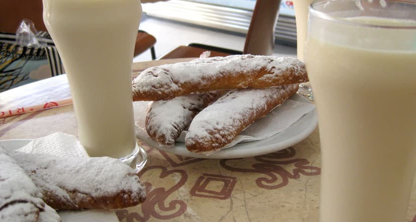 Best Spanish Sweet Snacks, Horchata with Fartons