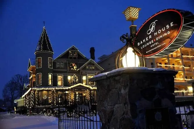 best restaurants in Lake Geneva Wisconsin, Front view best restaurant in Lake Geneva lit up at night