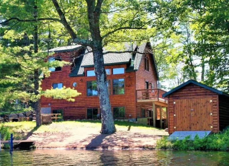 Best Luxury Lake Cabins in Wisconsin, Stone Lake side view of Beautiful Lakefront Cabin