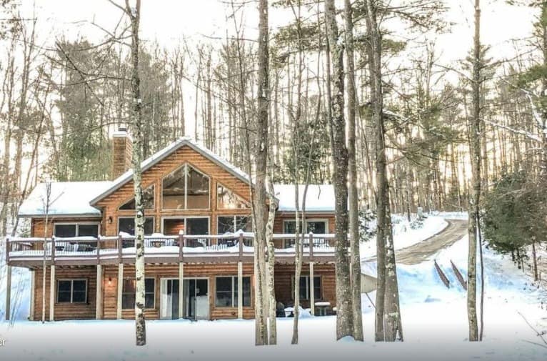 romantic secluded cabins in wisconsin, beautiful view of cabin Amazing Lake Home