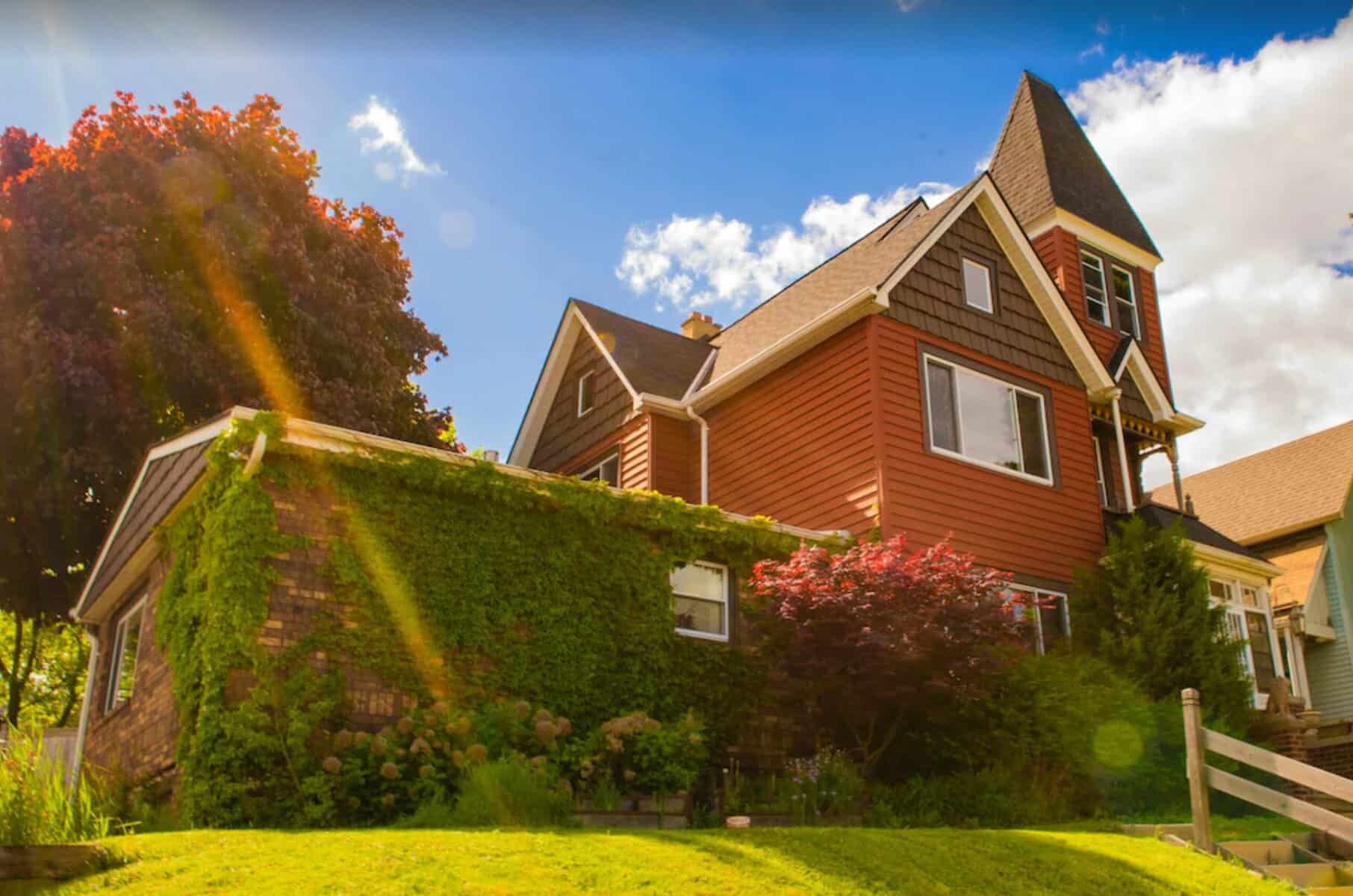 15 Wonderful Airbnbs in Milwaukee, Wisconsin Paulina on the road