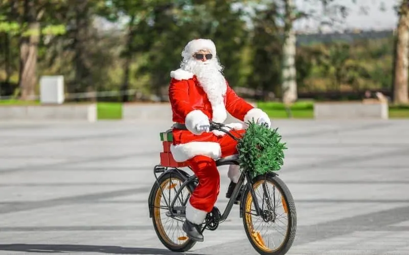 christmas in milwaukee 2020, View of Santa on bicycle