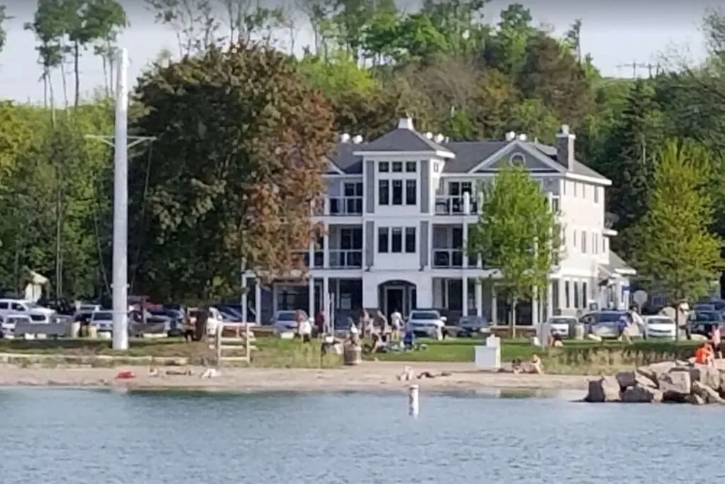 condo airbnb door county lake view