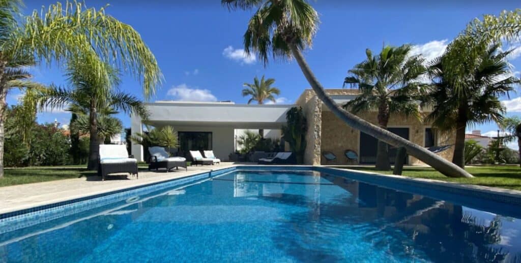 deluxe villa algarve with pool