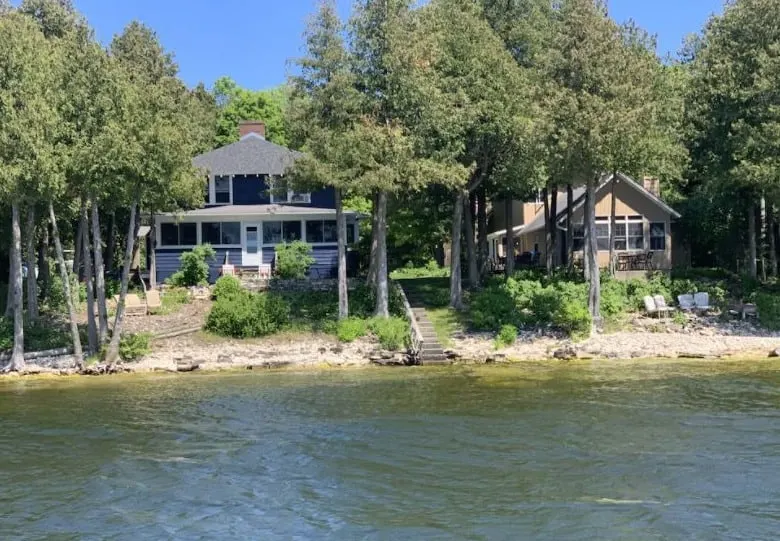 Best door county rental in sister bay, Lake front view of cabin 