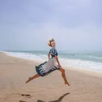 paulina beach travel blogger