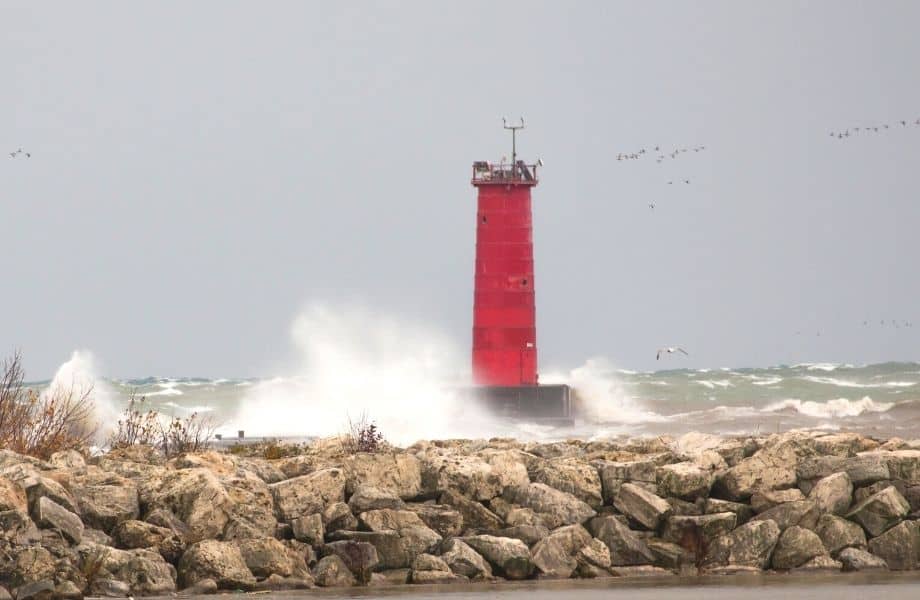 best things to do during Spring in Wisconsin, Sheboygan Lighthouse on a cloudy day with waves