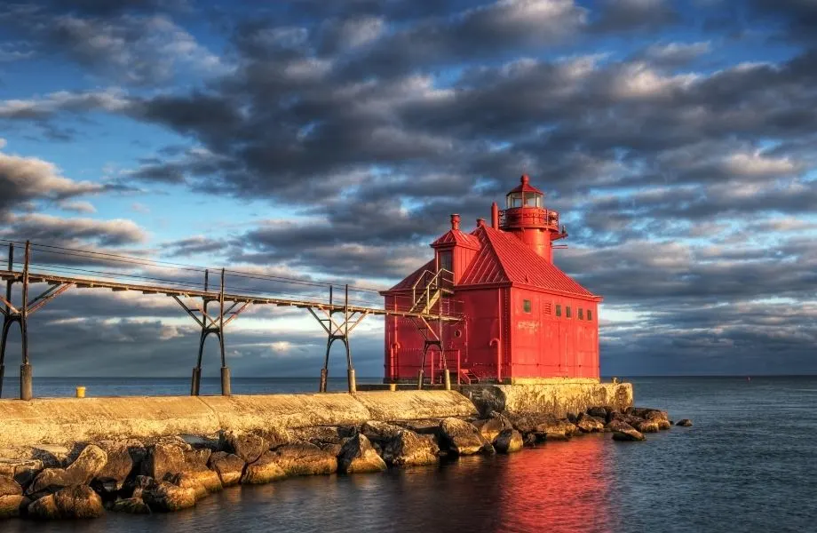 Best Lighthouses in Door County Wisconsin, Sturgeon Bay Lighthouse