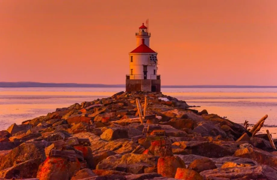 Best lighthouses Wisconsin has to offer, Wisconsin Point Lighthouse at sunset